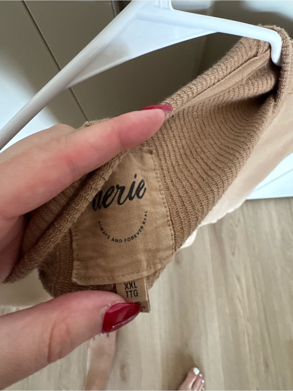 Aerie Vacay Crew Swearshirt Women’s Relaxed Pullover Sweatshirt - Tan/Brown - Picture 4 of 4